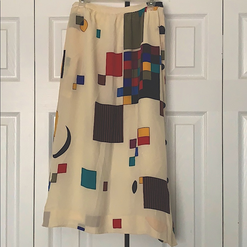 🌺 Fun & Bright Pattern Midi Skirt 🌺